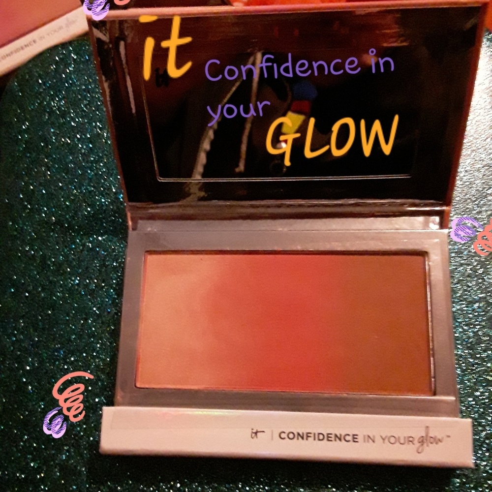 It Cosmetics' Confidence in Your Glow